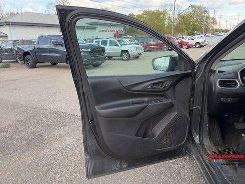 Used 2018 Chevrolet Equinox LT FWD image 14