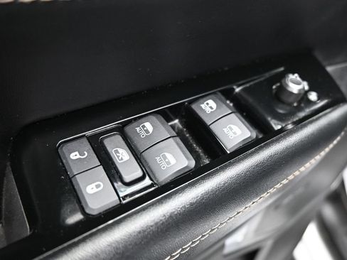 Used 2024 Jeep Wagoneer L Series III w/ Flexible Seating Group AWD/4WD image 11