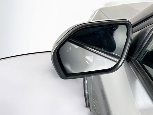 Used 2024 Ford Explorer Limited image 16