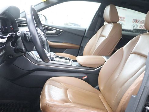 Used 2021 Audi Q8 Premium Plus w/ Premium Plus Package image 11