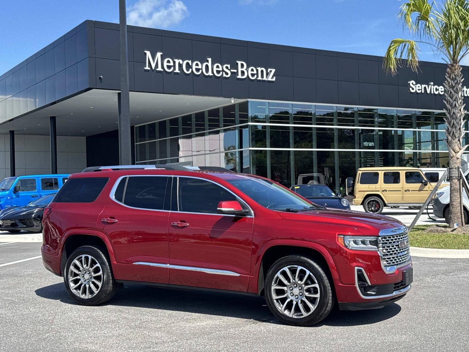 Used 2023 GMC Acadia Denali FWD image 1
