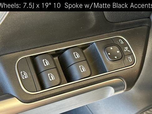 Certified 2022 Mercedes-Benz GLB 250 4MATIC image 15