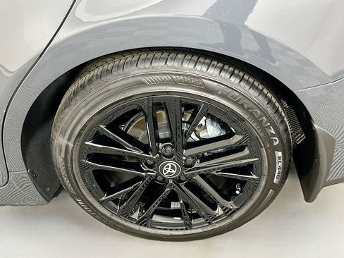 Used 2025 Toyota Camry SE image 31