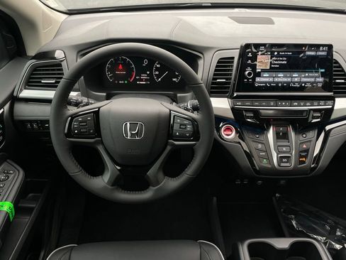 New 2026 Honda Odyssey Touring image 11