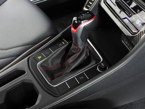 Used 2025 Volkswagen Jetta GLI Autobahn image 15