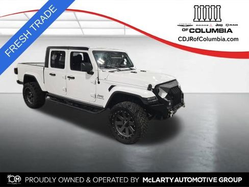 Used 2020 Jeep Gladiator Overland w/ Popular Equipment Package image 1