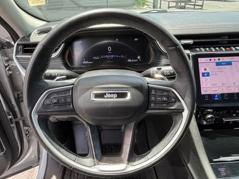 Used 2022 Jeep Grand Cherokee Limited AWD/4WD image 15
