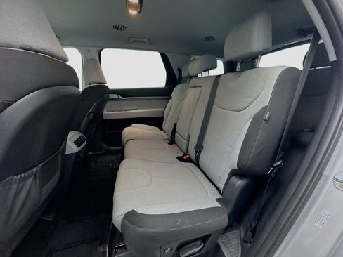 Used 2023 Hyundai Palisade SE image 15