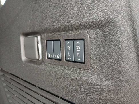 Certified 2026 GMC Yukon XL Denali w/ Sun & Power Step Package AWD/4WD image 35