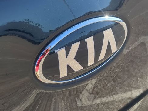 Used 2021 Kia Niro EX w/ Cold Weather Package image 29