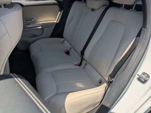 Used 2025 Mercedes-Benz GLA 250 4MATIC image 26