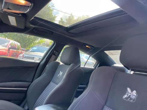 Used 2019 Dodge Charger Scat Pack RWD image 17