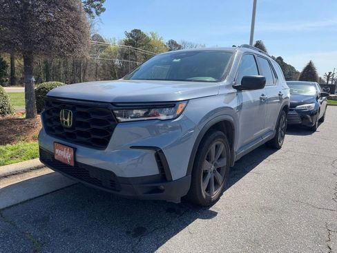 Used 2023 Honda Pilot Sport image 5