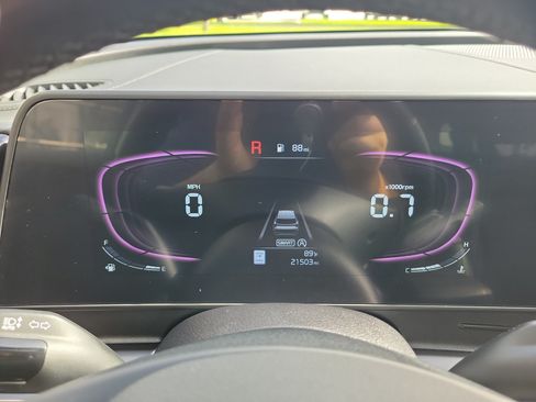 Used 2025 Kia Sportage EX w/ Premium Package FWD image 33