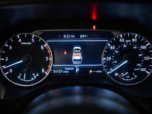 Used 2024 Nissan Rogue SV FWD image 18