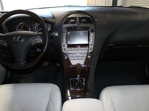 Used 2011 Lexus ES 350 FWD image 17