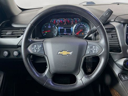 Used 2019 Chevrolet Suburban LT image 11