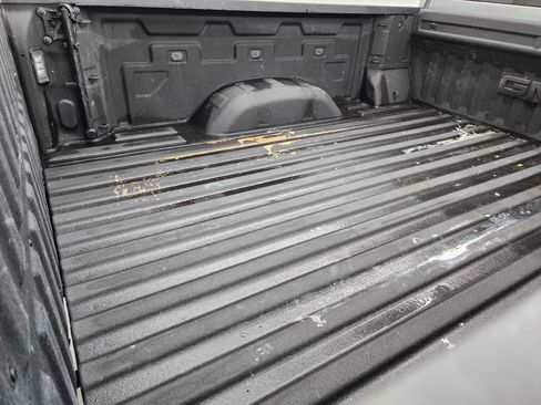 Used 2024 GMC Sierra 2500 SLE w/ SLE Value Package; image 5