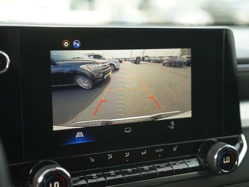 Used 2025 Chevrolet Colorado LT w/ Advanced Trailering Package RWD image 27