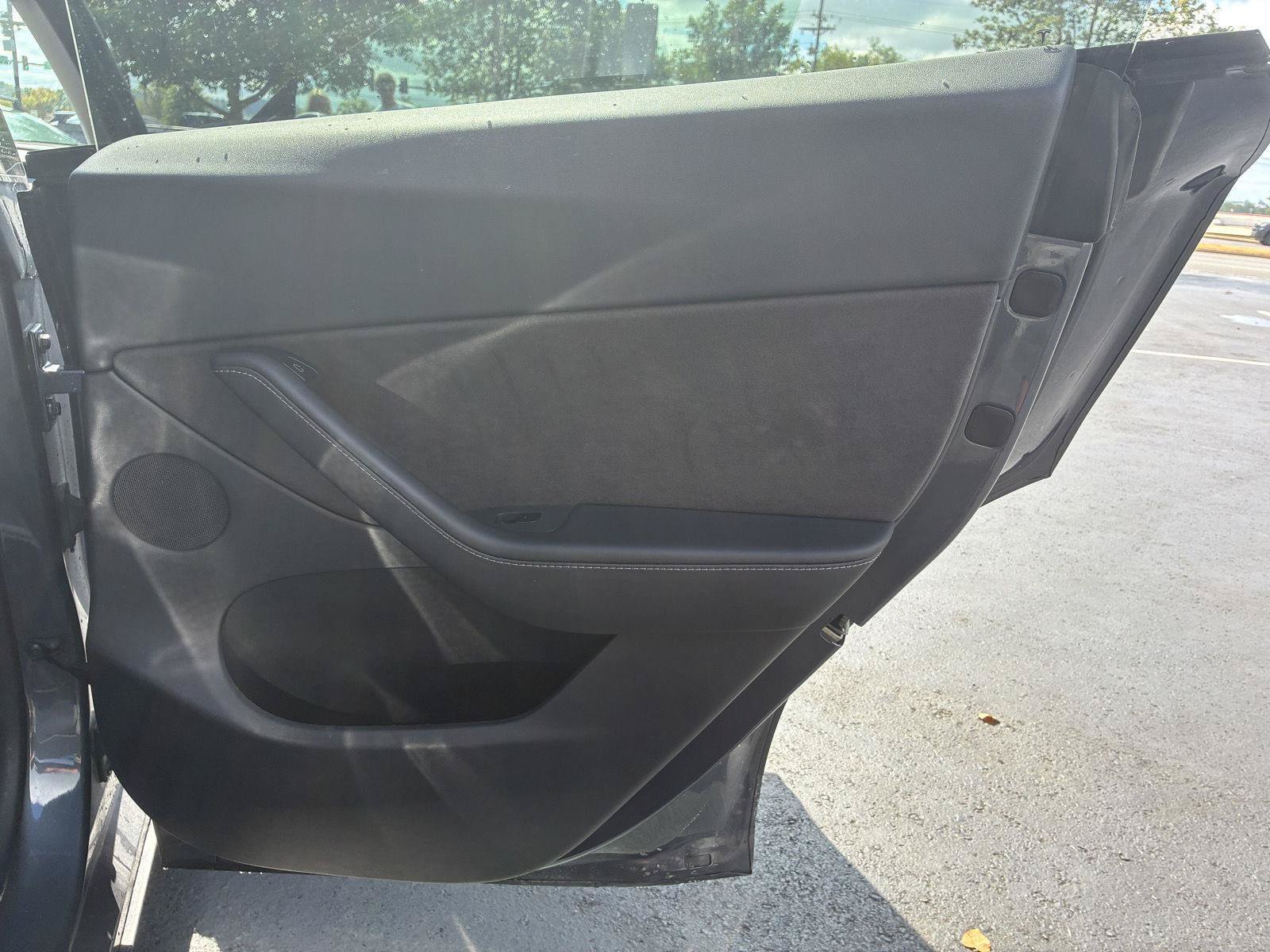 Used 2021 Tesla Model Y Long Range AWD/4WD image 13