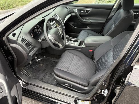 Used 2017 Nissan Altima 2.5 S w/ Power Driver Seat Package image 6
