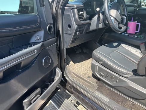 Used 2022 Ford Expedition Max Platinum image 2