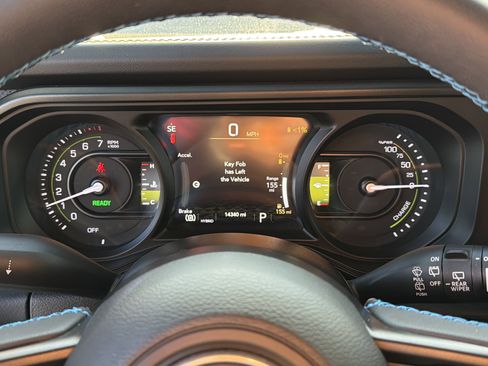 Used 2025 Jeep Wrangler Rubicon w/ Convenience Group image 28