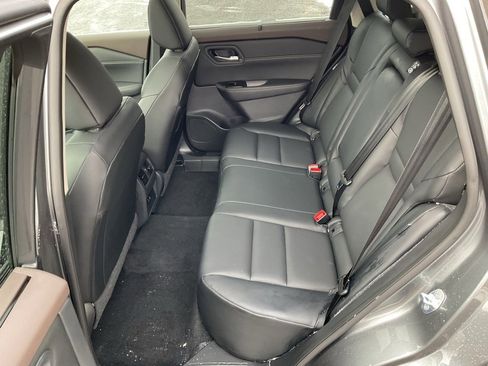 Used 2023 Nissan Rogue SV w/ SV Premium Package image 21