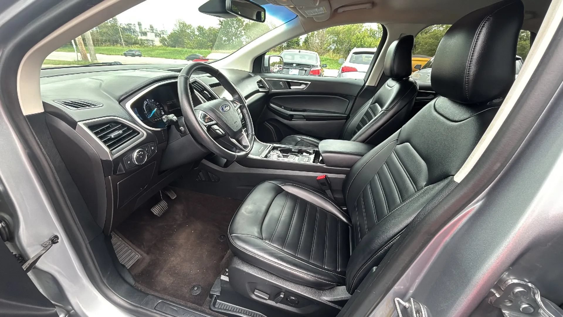 Used 2020 Ford Edge SEL FWD image 25
