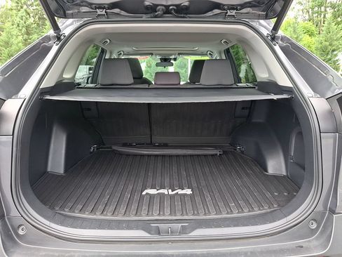 Certified 2023 Toyota RAV4 XLE w/ Convenience Package AWD/4WD image 29