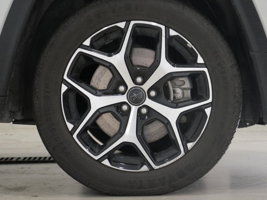 Used 2025 Jeep Compass Limited AWD/4WD image 9