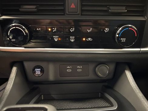 Used 2025 Nissan Rogue S AWD/4WD image 21