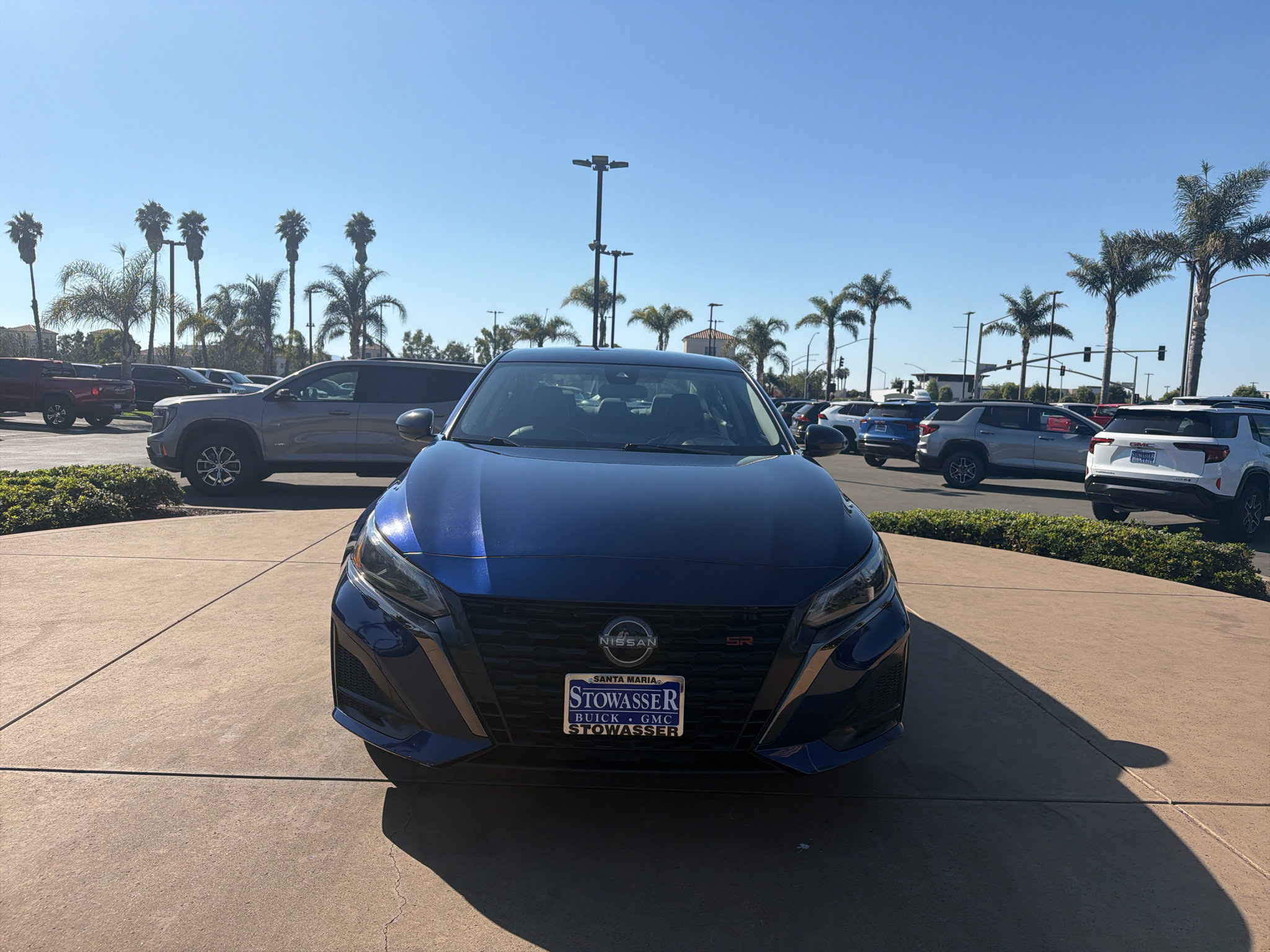 Used 2024 Nissan Altima 2.5 SR FWD image 2
