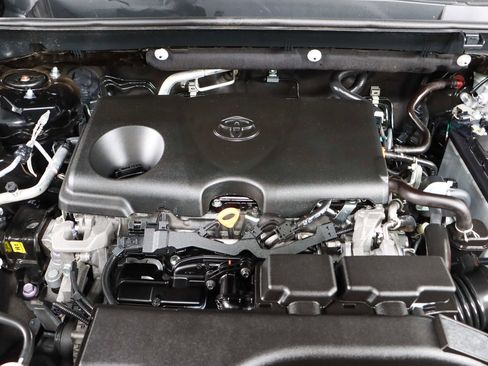 Used 2021 Toyota RAV4 XLE FWD image 29
