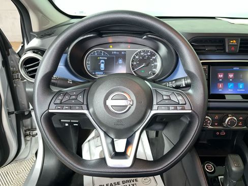 Used 2025 Nissan Versa SV FWD image 16