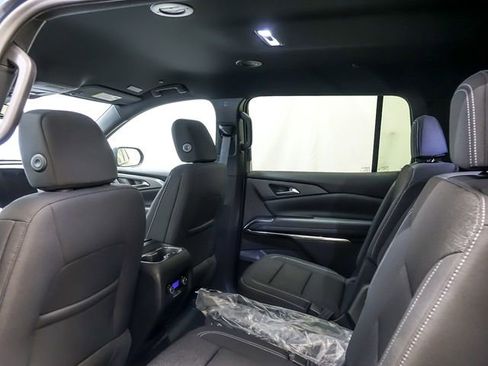 New 2026 Chevrolet Traverse LT w/ LPO, Floor Liner Package FWD image 10