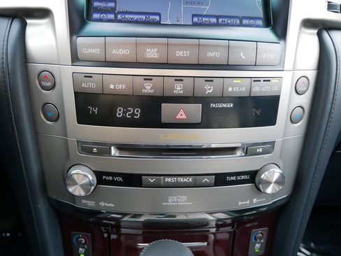 Used 2014 Lexus LX 570 4WD image 23