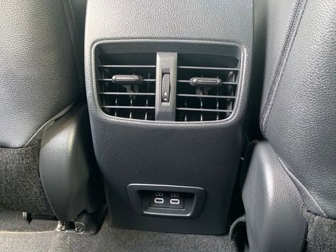 Used 2023 Toyota Corolla Cross XLE w/ Convenience Package image 11