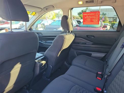 Certified 2024 Nissan Pathfinder SV w/ Black Appearance Package image 8