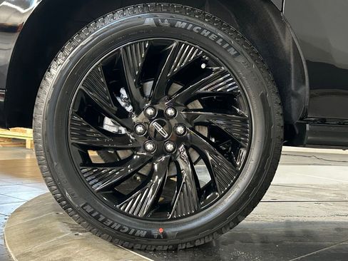 New 2026 Lincoln Navigator Reserve AWD/4WD image 21