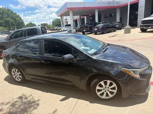 Used 2021 Toyota Corolla LE FWD image 3