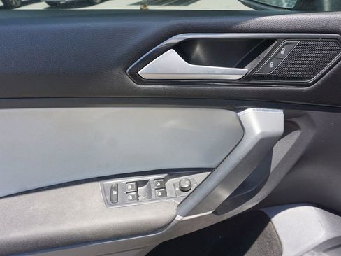 Used 2018 Volkswagen Tiguan S w/ Front Fog Lights Package FWD image 3