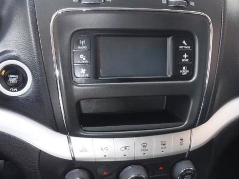 Used 2017 Dodge Journey SE image 13