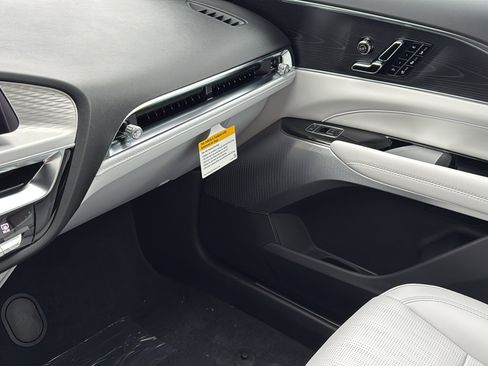 New 2026 Cadillac Lyriq Premium Luxury image 24