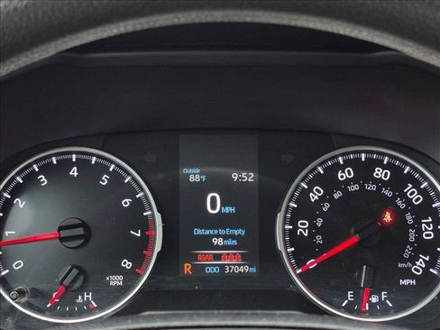 Used 2021 Toyota RAV4 LE FWD image 6