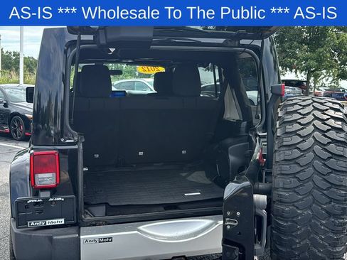 Used 2012 Jeep Wrangler Unlimited Sahara w/ Dual Top Group AWD/4WD image 9