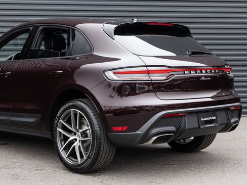 Used 2026 Porsche Macan AWD/4WD image 11