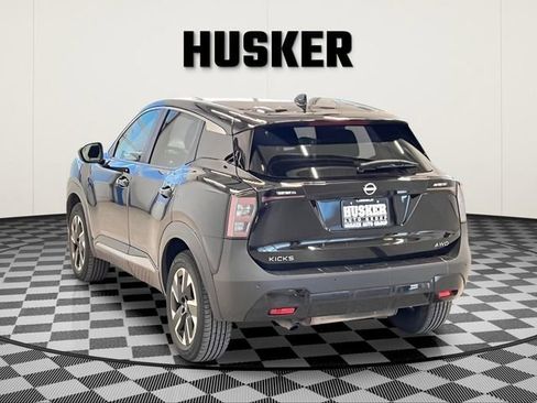 Used 2025 Nissan Kicks SV image 7