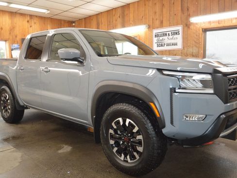 Used 2024 Nissan Frontier PRO-4X w/ Pro Convenience Package image 3