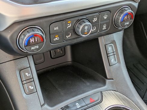 Used 2019 GMC Acadia SLT w/ Black Edition image 25